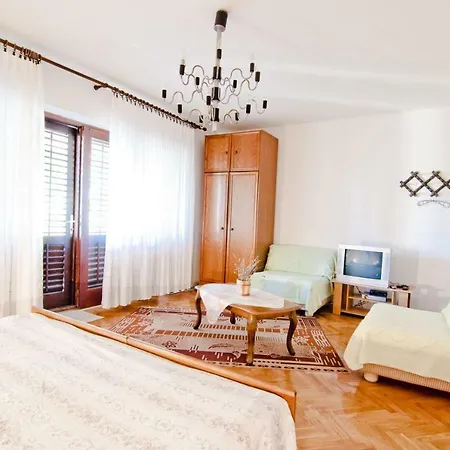 Luka * Мали-Лошинь