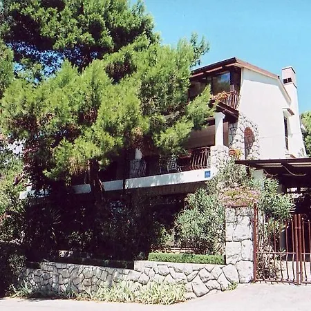 Luka Apartment