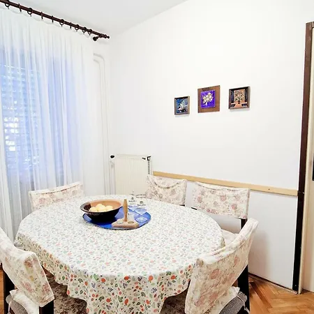 Luka Apartment